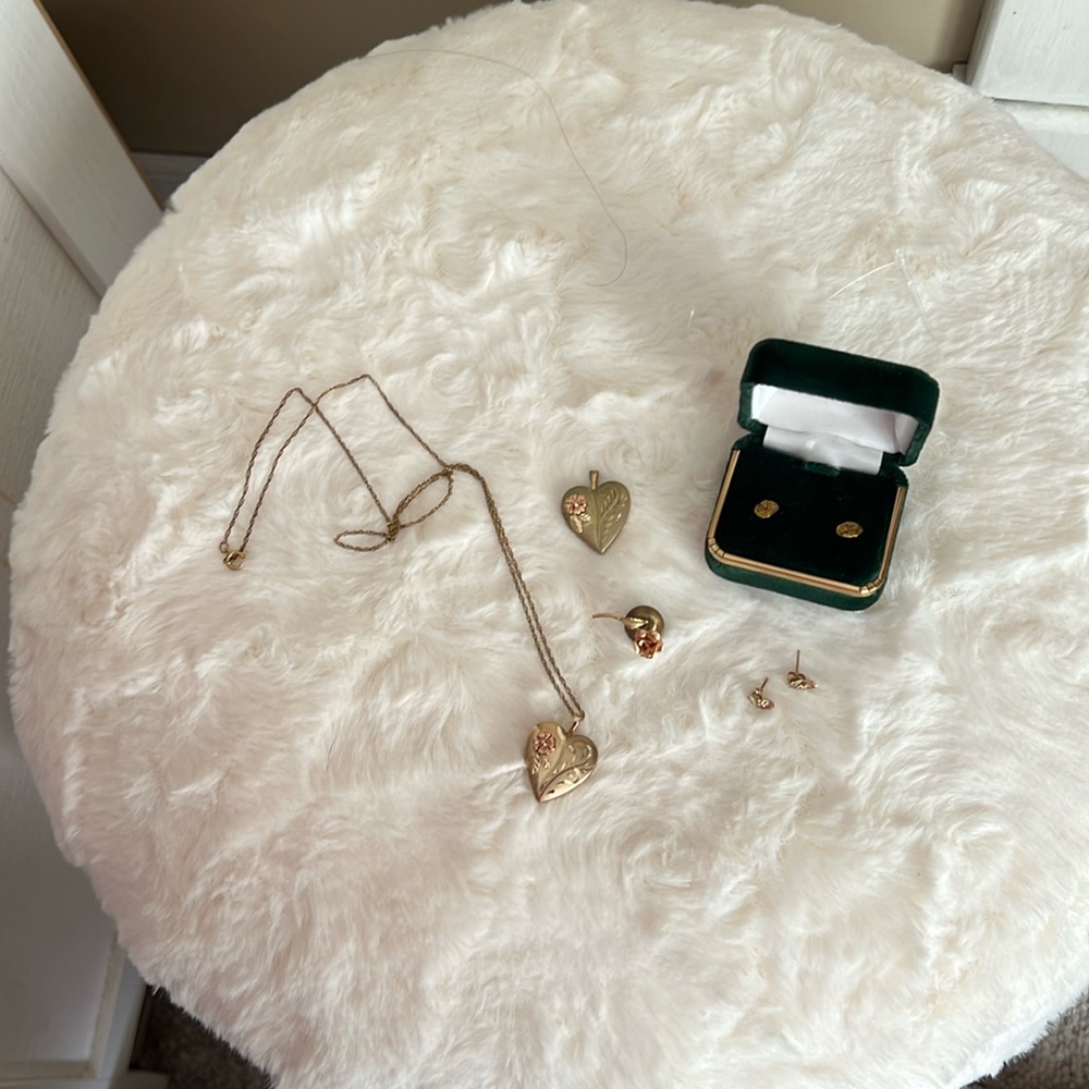 Black Hills Gold jewelry various pieces